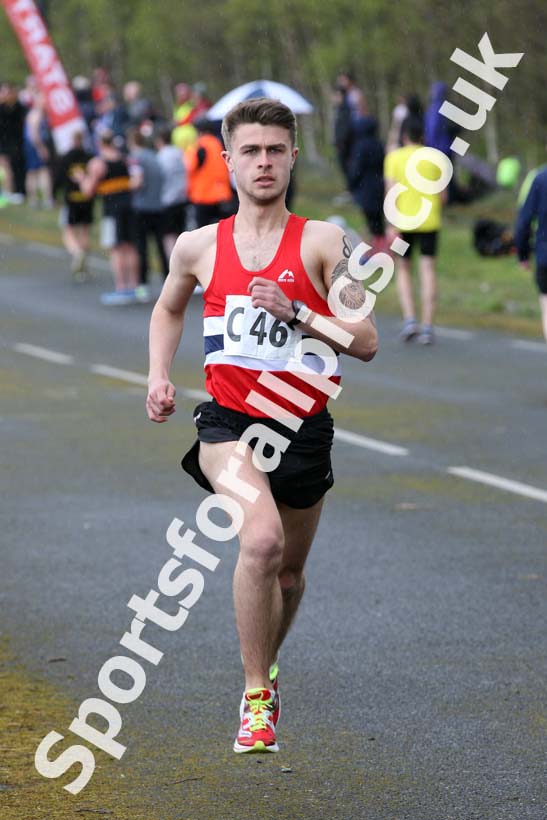 Senior mens relay, Elswick Good Friday Road Races. Photo: David T. Hewitson/Sports for All Pics